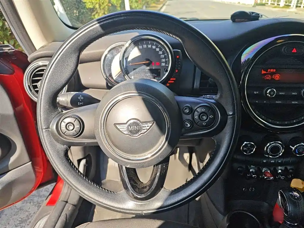 MINI 2016 1.2T ONE Avant-Garde купить на сайте DeffCars