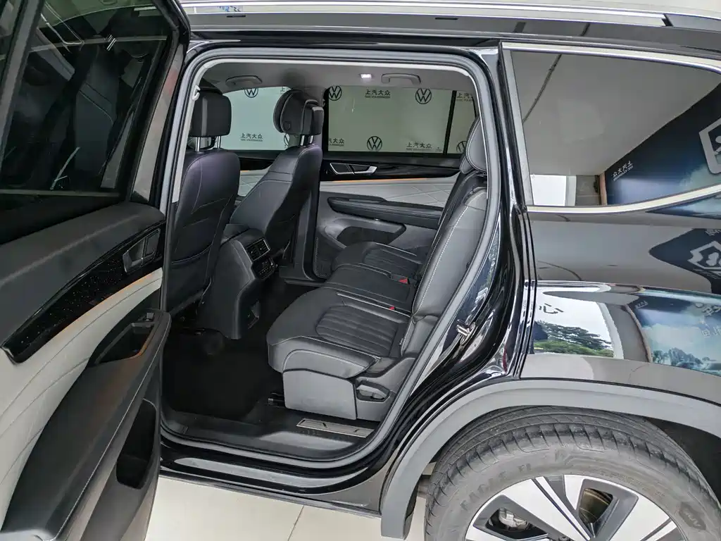 Touron 2022 380TSI four-wheel drive luxury version купить на сайте DeffCars
