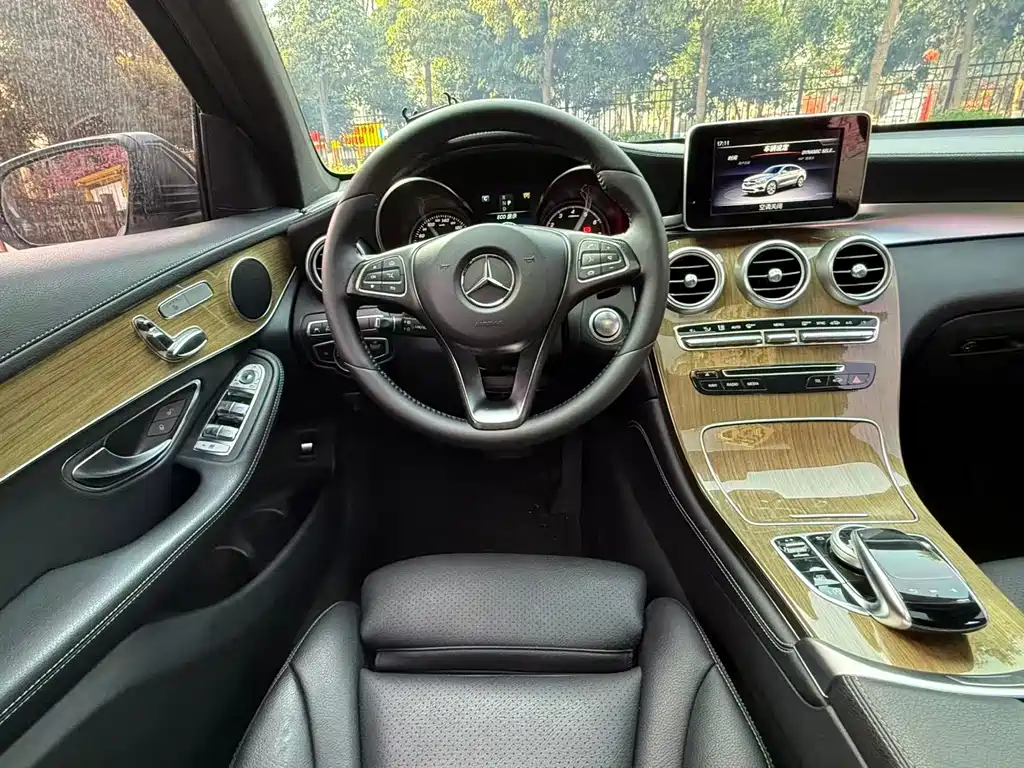 Mercedes-Benz GLC Coupe 2018 GLC 260 4MATIC Coupe SUV купить на сайте DeffCars