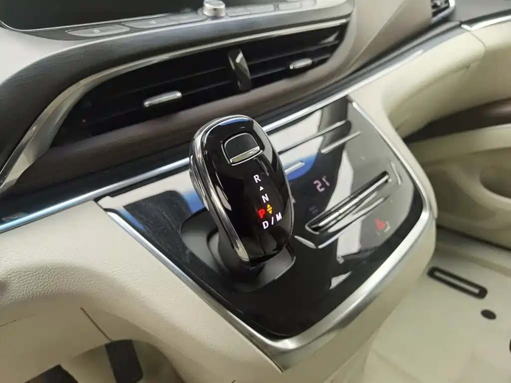 Buick GL8 2023 Land Business Class Comfort Type купить на сайте DeffCars