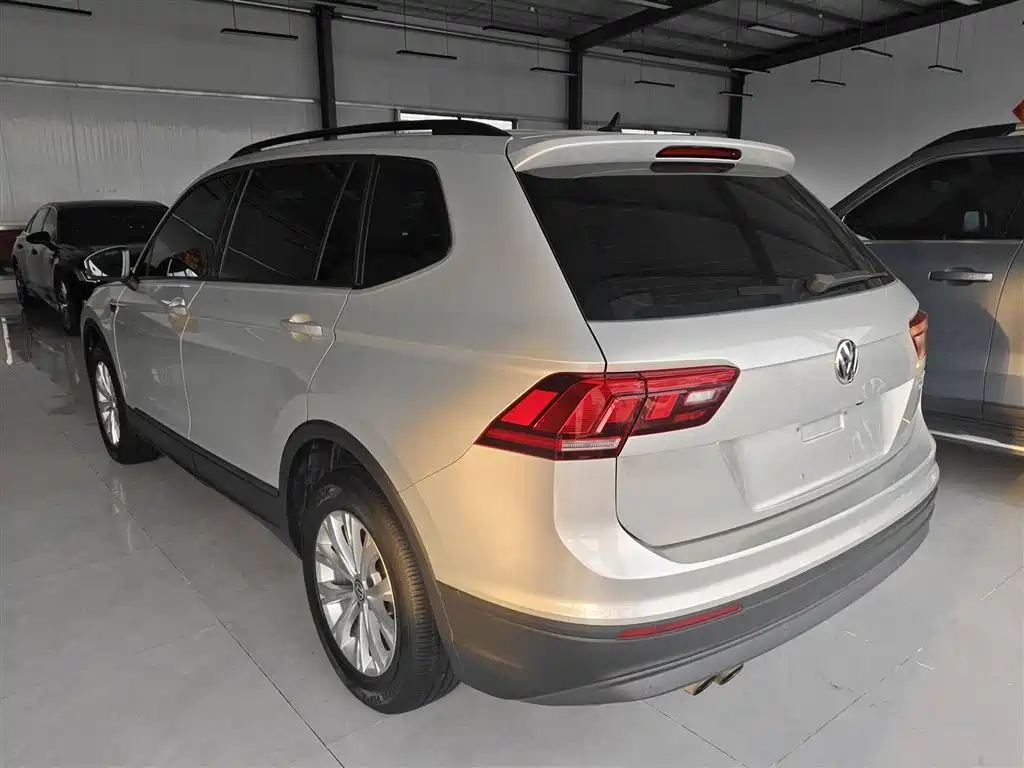 Tiguan L 2017 330TSI automatic two-wheel drive fashion version купить на сайте DeffCars