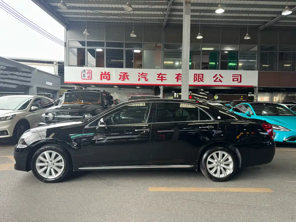 Crown 2011 2.5L Royal leather sunroof special edition купить на сайте DeffCars