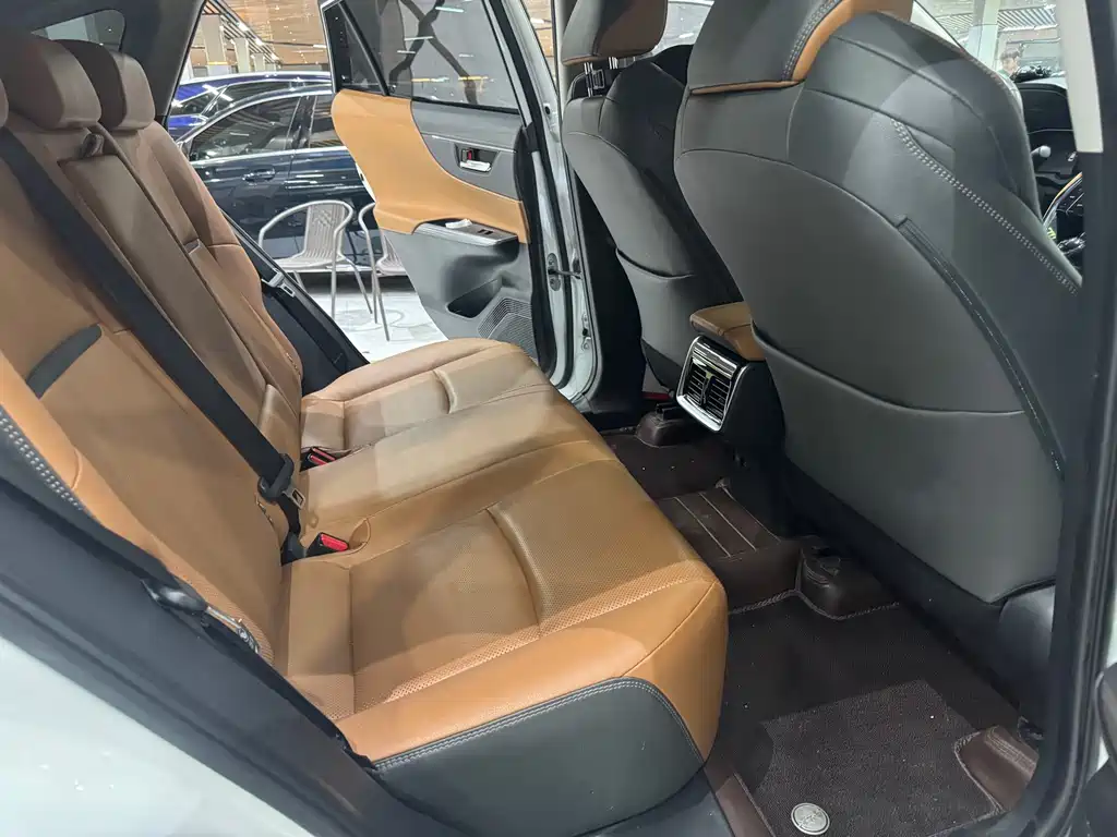 Vesa 2022 2.0L CVT two-wheel drive premium version купить на сайте DeffCars