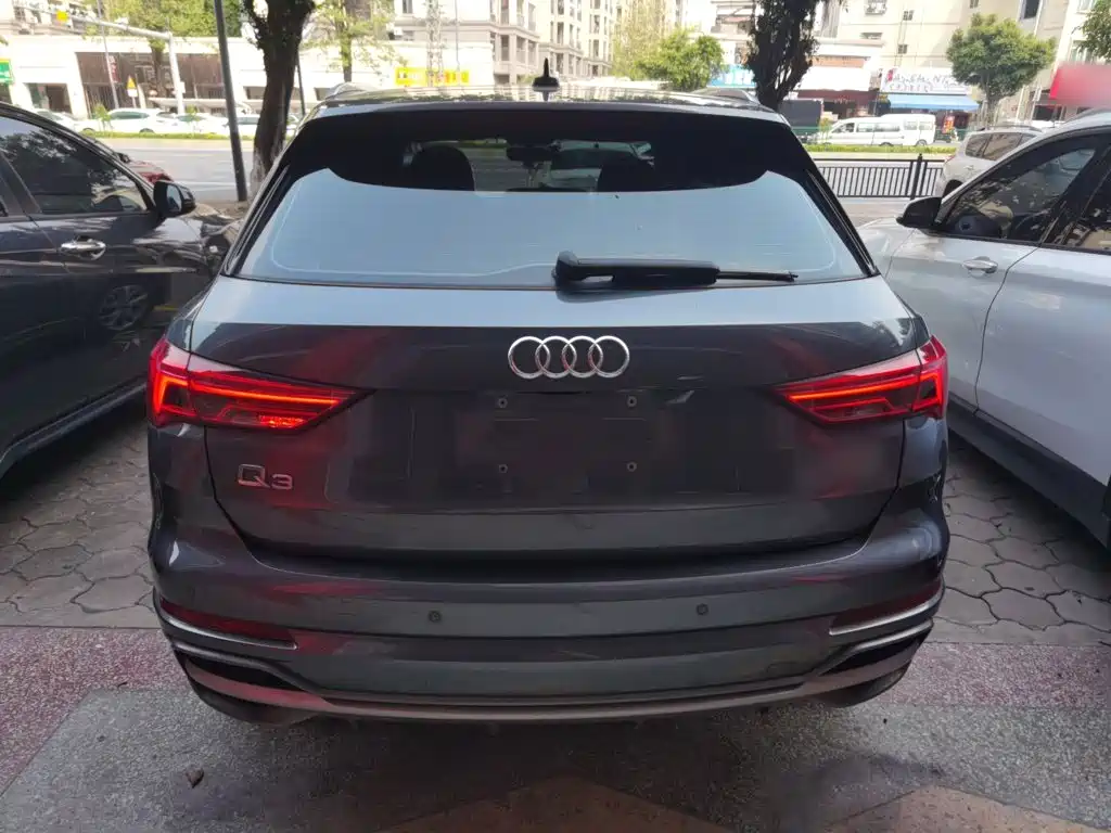 Audi Q3 2019 35 TFSI aggressive and dynamic купить на сайте DeffCars