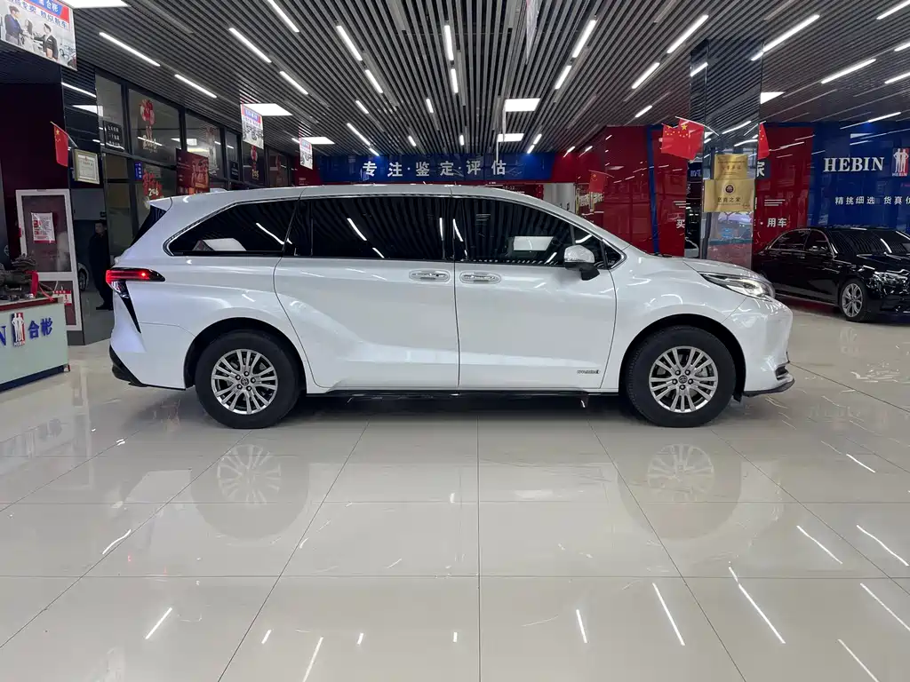 SIENNA 2021 2.5L Hybrid Premium Edition купить на сайте DeffCars