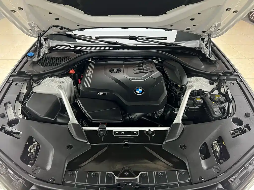 BMW 5 Series 2021 530Li Leading M Sports Package купить на сайте DeffCars
