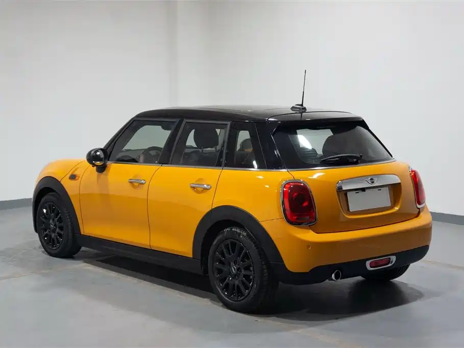 MINI 2016 1.5T COOPER five-door version купить на сайте DeffCars