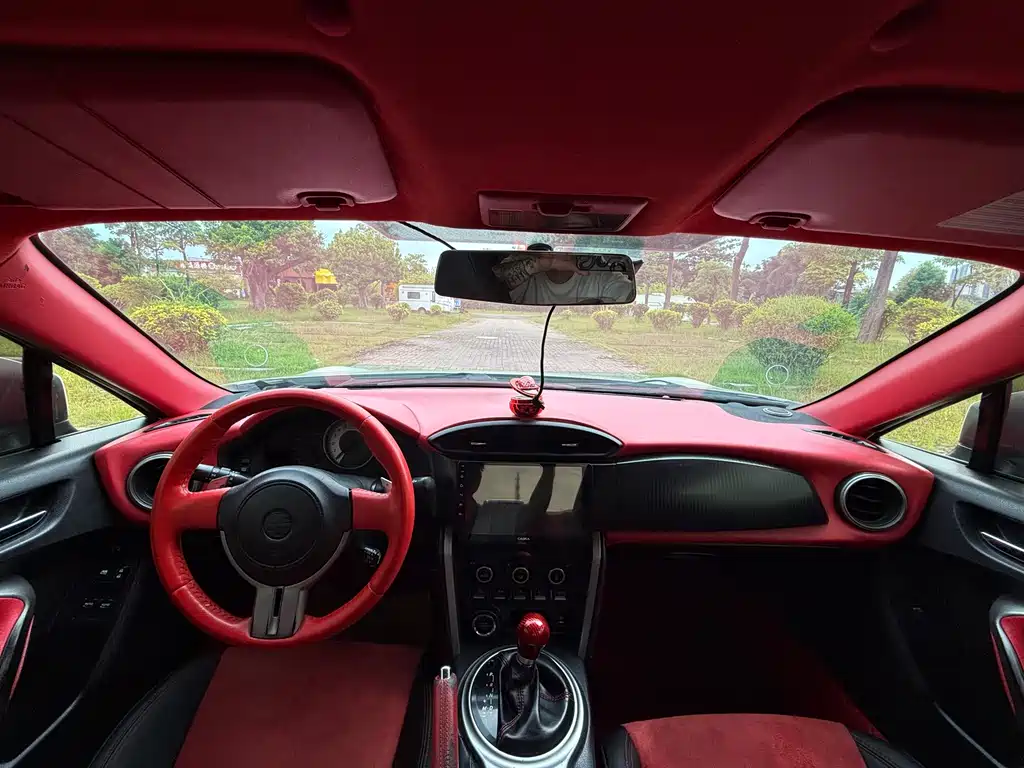 Toyota 86 2014 2.0L automatic luxury model купить на сайте DeffCars