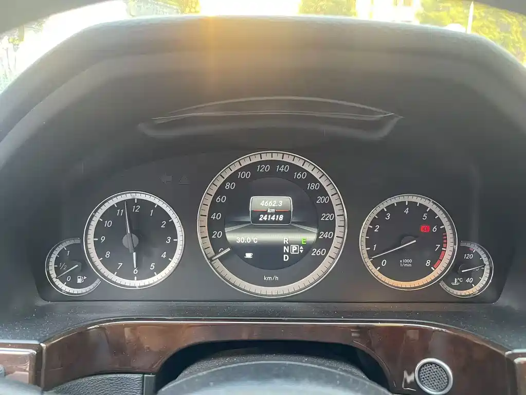 Mercedes E-Class 2013 E 300 L Stylish and Luxurious купить на сайте DeffCars