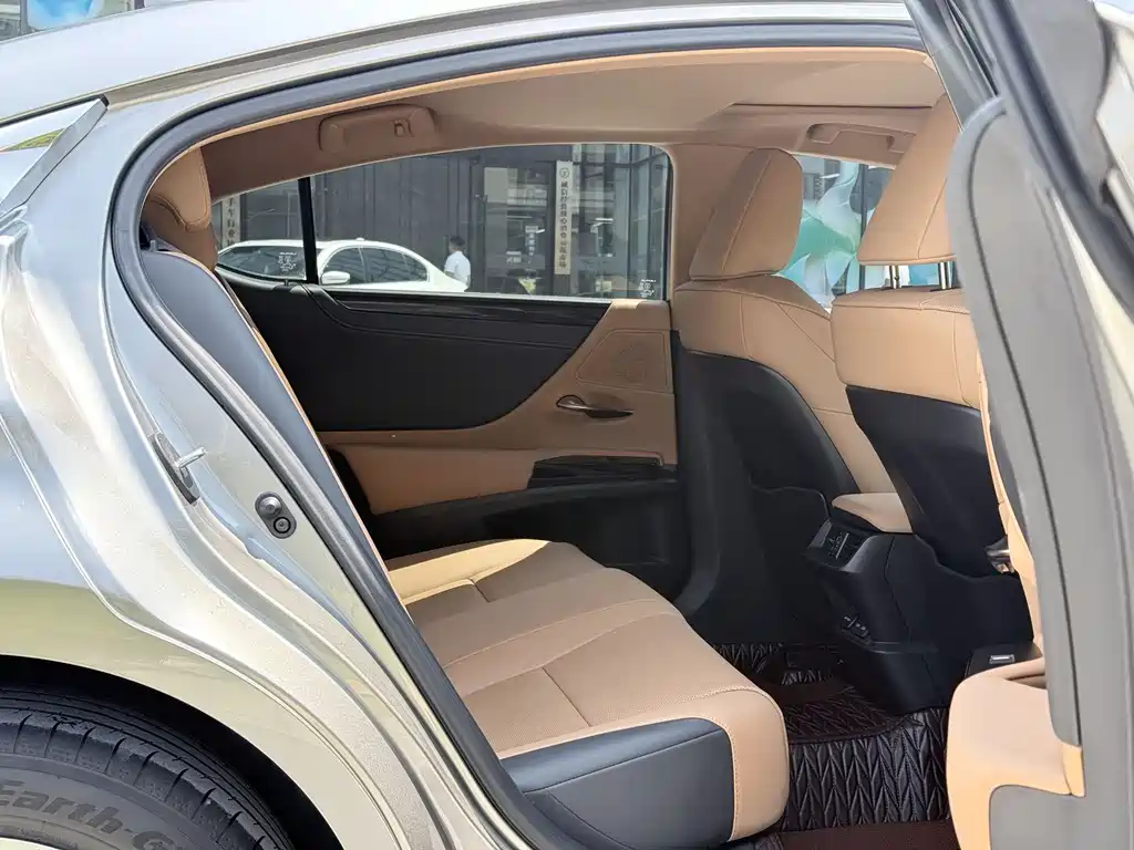 Lexus ES 2022 200 Excellence Edition купить на сайте DeffCars