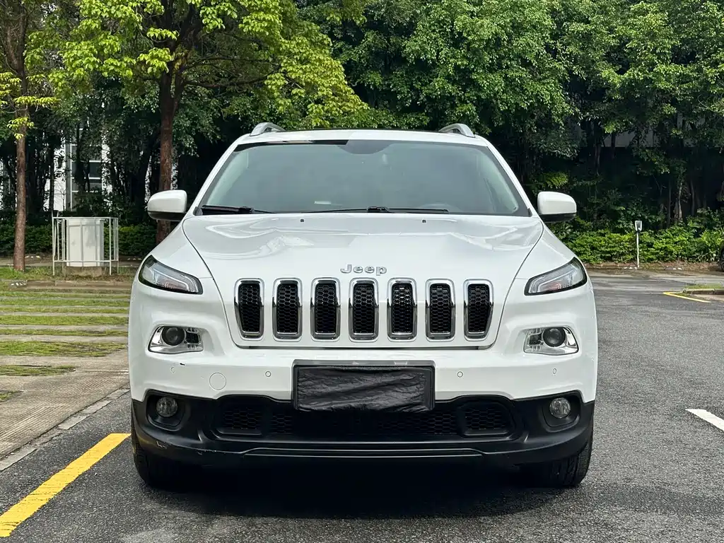 Cherokee (Китай) 2016 2.0L Superior Edition купить на сайте DeffCars