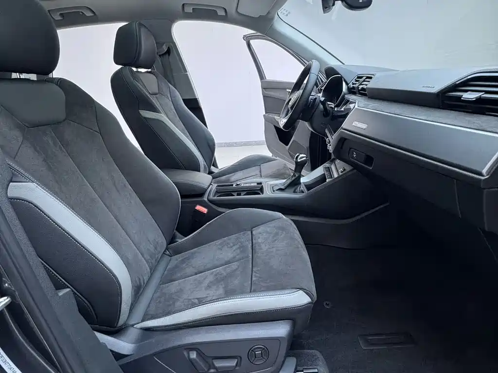 Audi Q3 2022 35 TFSI Fashionable and Dynamic купить на сайте DeffCars