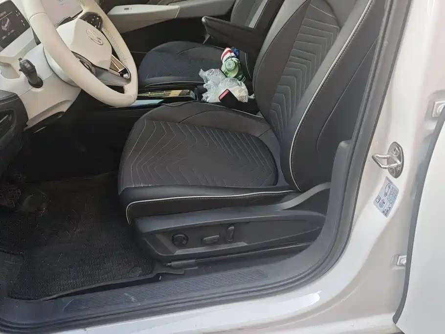 Volkswagen ID.3 2025 Smart Model Outstanding Oxygen Edition купить на сайте DeffCars