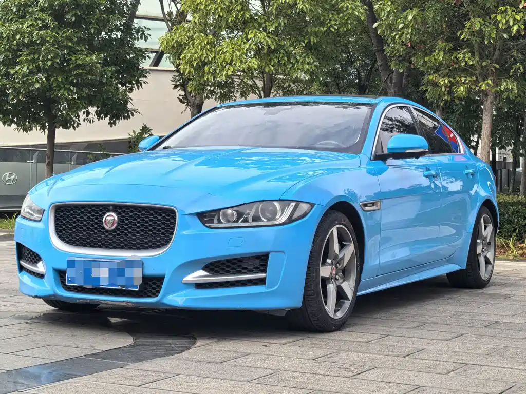Jaguar XE 2015款 2.0T 200PS R-Sport купить на сайте DeffCars