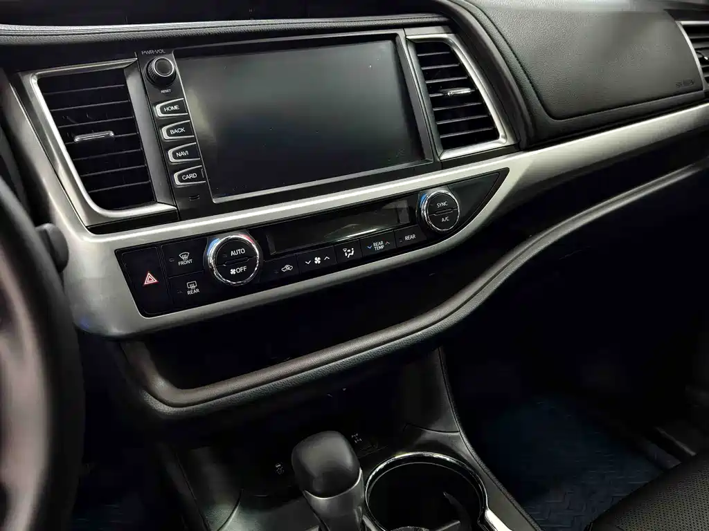 Highlander 2018 2.0T four-wheel drive luxury version, 7 seats, National VI купить на сайте DeffCars