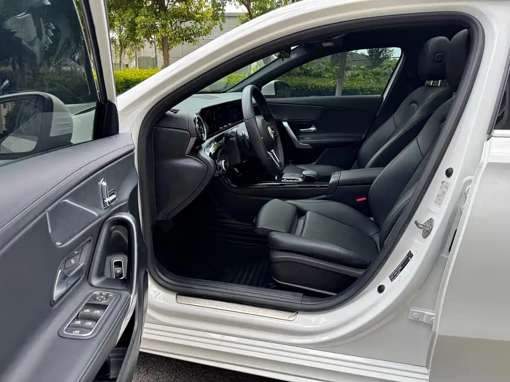 Mercedes-Benz A-Class 2020 A 200 L купить на сайте DeffCars