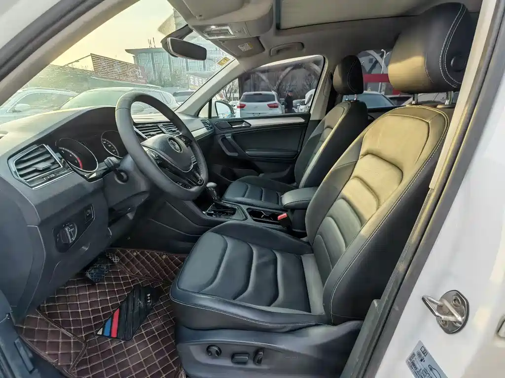 Tiguan L 2018 facelift 330TSI automatic two-wheel drive luxury version купить на сайте DeffCars