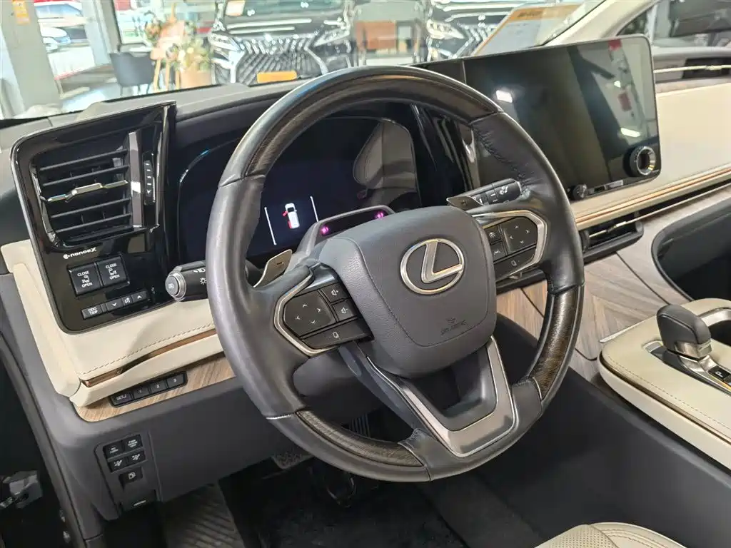 Lexus LM 2023 500h six-seater premium version купить на сайте DeffCars