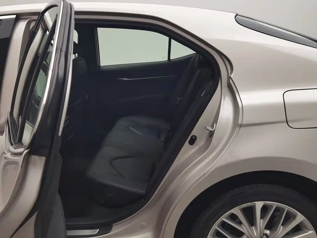 Camry 2019 2.5G Deluxe Edition National VI купить на сайте DeffCars