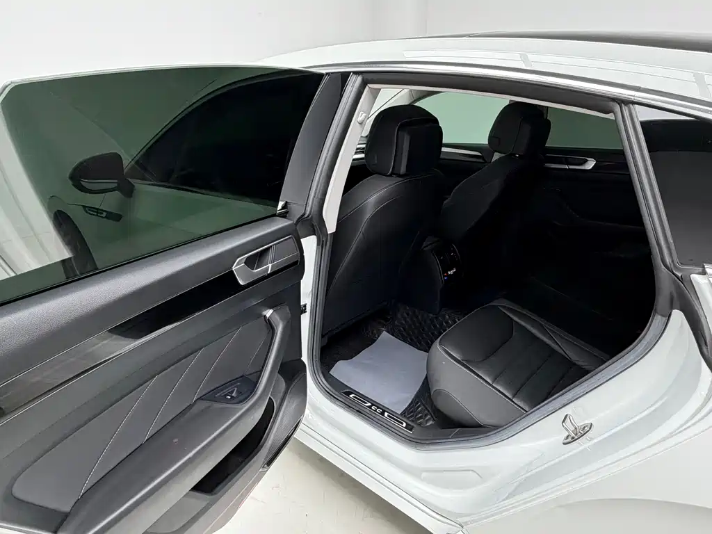 FAW-Volkswagen CC 2021 380TSI Dazzling Edition 30th Anniversary Edition купить на сайте DeffCars