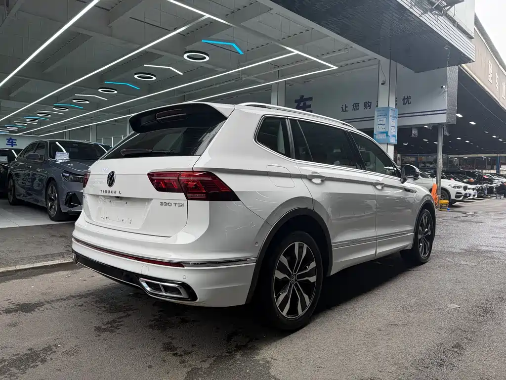 Tiguan L 2022 330TSI automatic two-wheel drive R-Line version купить на сайте DeffCars