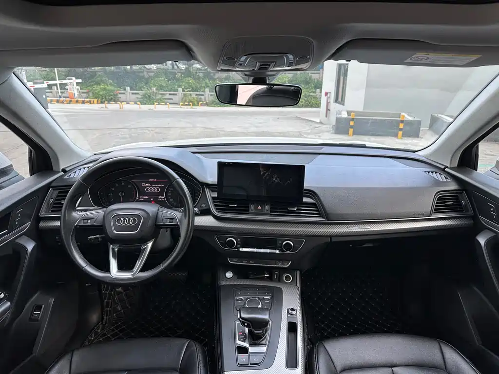The Audi Q5L 2020 40 TFSI is an enterprising model купить на сайте DeffCars