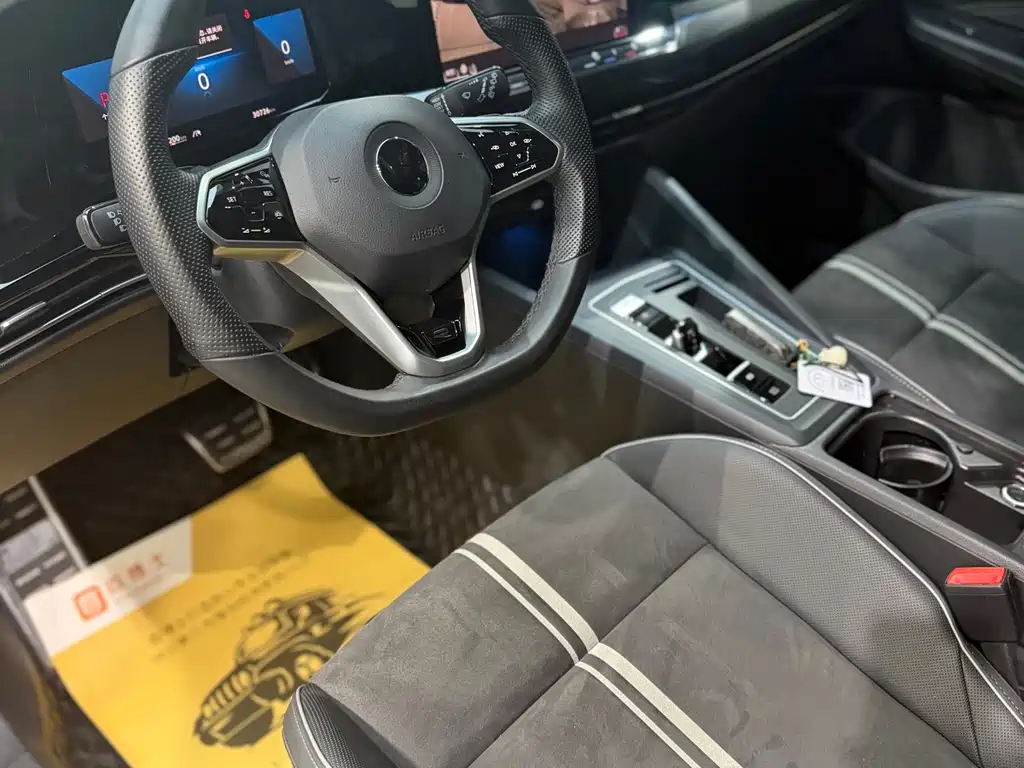 Golf 2023 280TSI DSG R-Line купить на сайте DeffCars