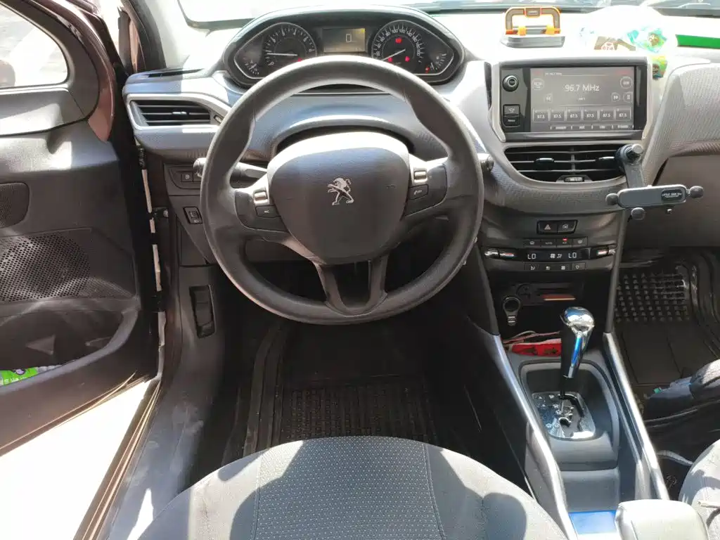 Peugeot 2008 2014 1.6L Automatic Fashion Edition купить на сайте DeffCars
