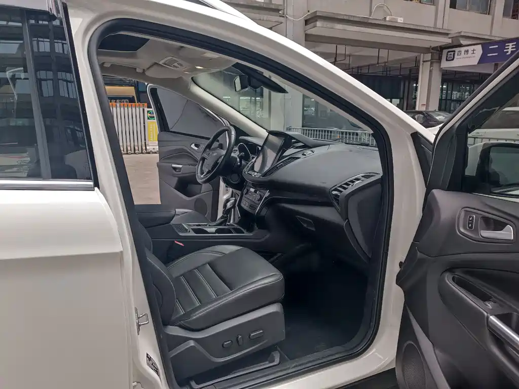 Escape 2019 EcoBoost 245 four-wheel drive luxury wing type National VI купить на сайте DeffCars