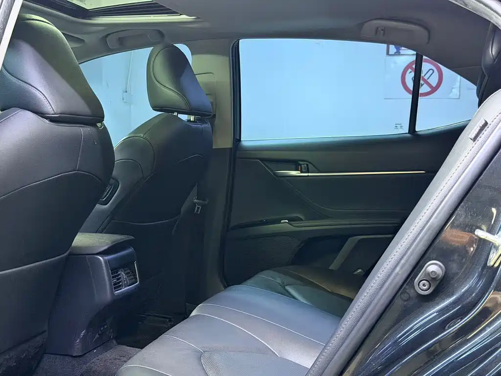 Camry 2023 2.0GVP Leading Edition купить на сайте DeffCars