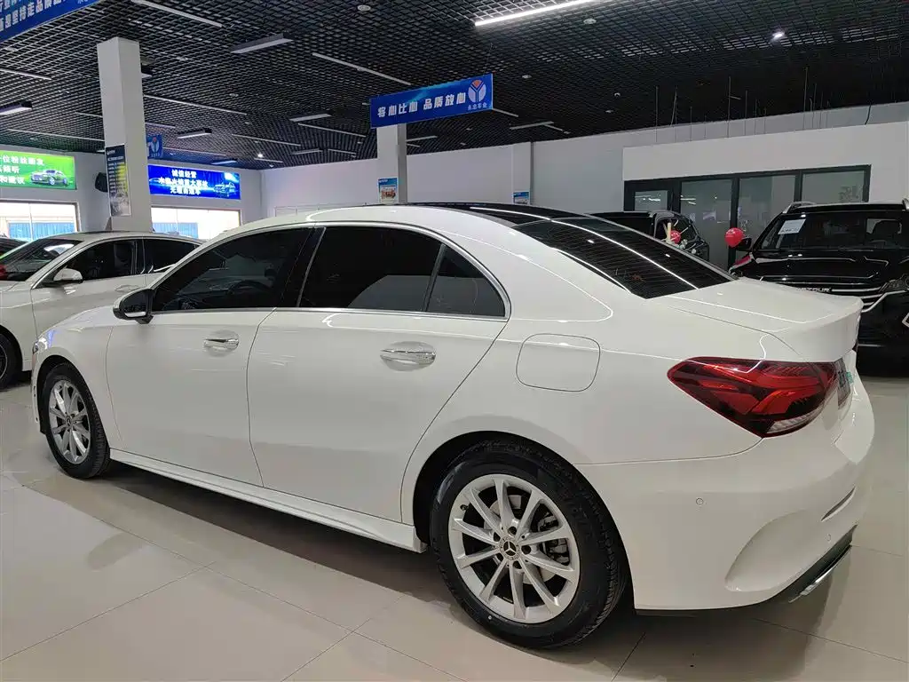 Mercedes-Benz A-Class 2022 A 200 L Sports Sedan Dynamic Type купить на сайте DeffCars