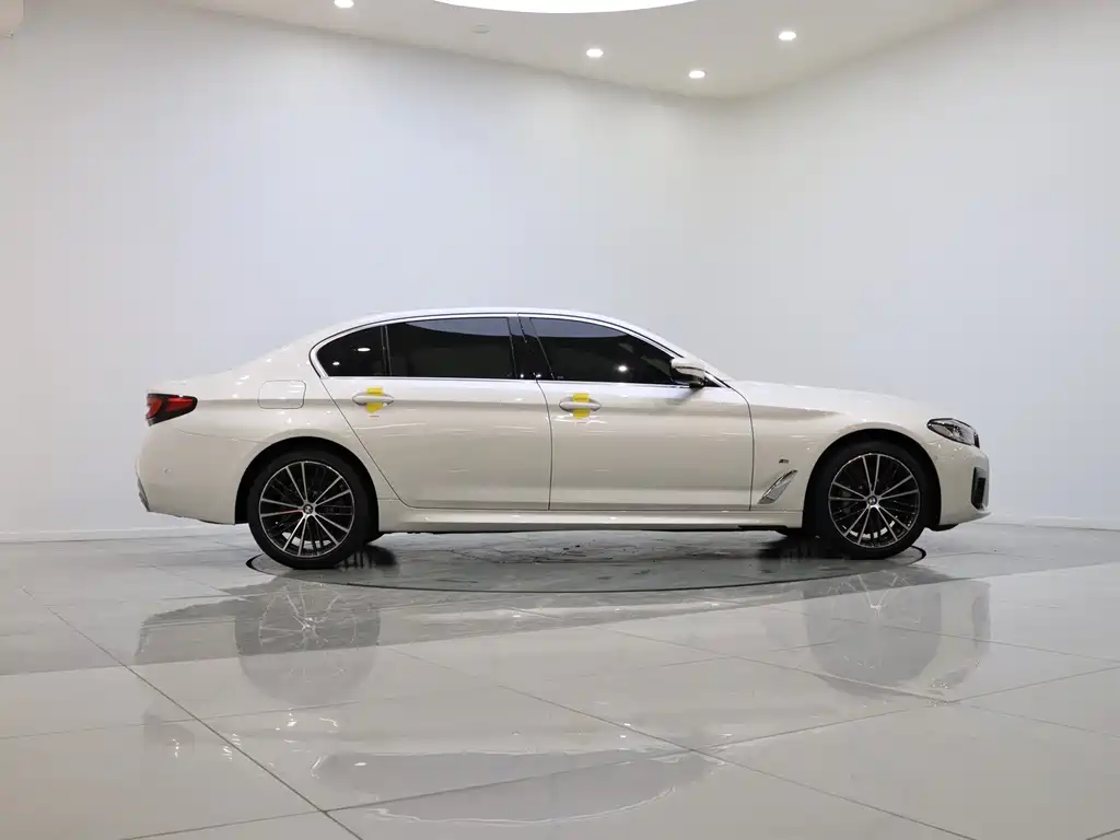 BMW 5 Series 2023 facelift 530Li leading M sports package купить на сайте DeffCars