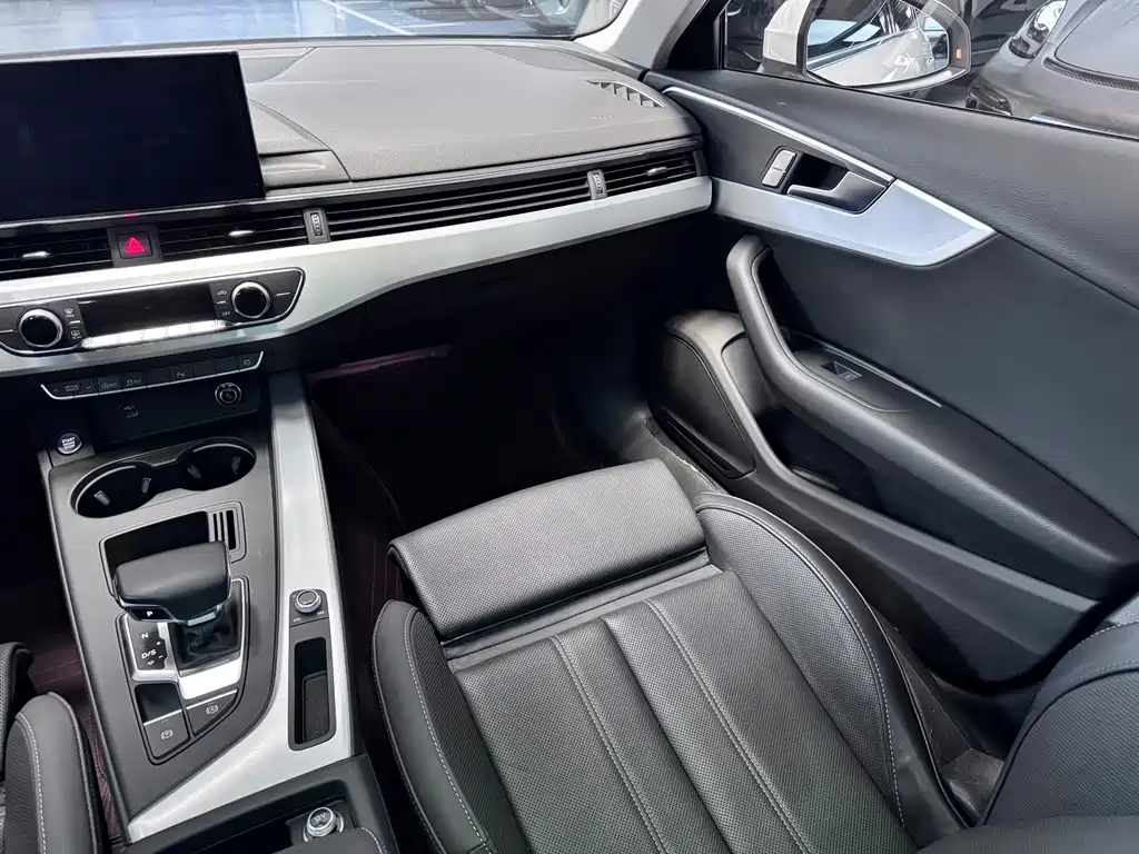 Audi A4L 2024 40 TFSI Fashionable and Dynamic купить на сайте DeffCars