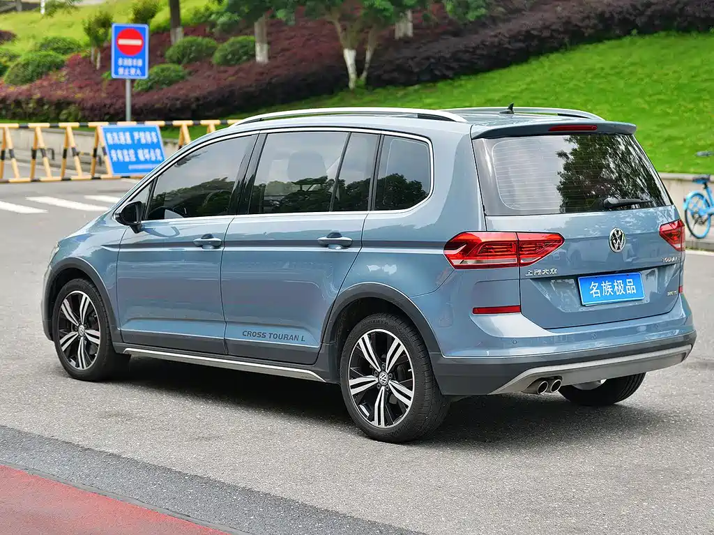 Touran 2018 Touran L 280TSI DSG Extended Edition 7-seater National VI купить на сайте DeffCars