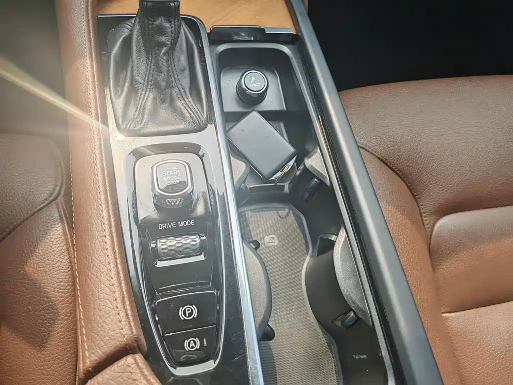 Volvo S90 2019 T5 Smart Edition купить на сайте DeffCars