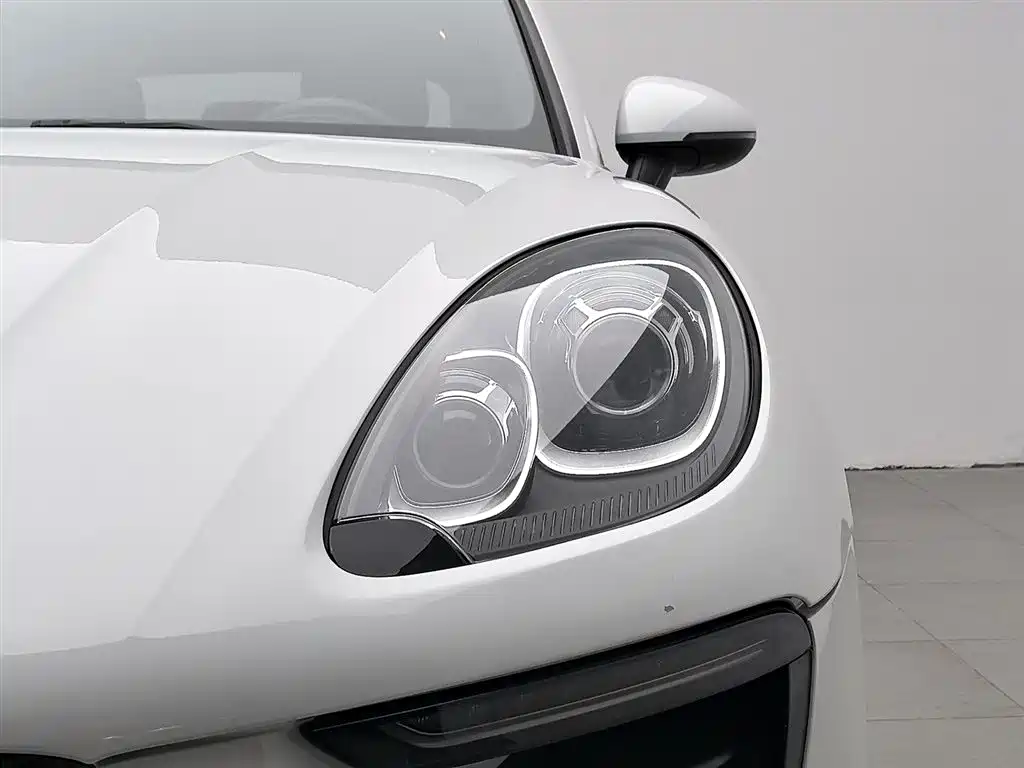 Macan 2017 Macan 2.0T купить на сайте DeffCars