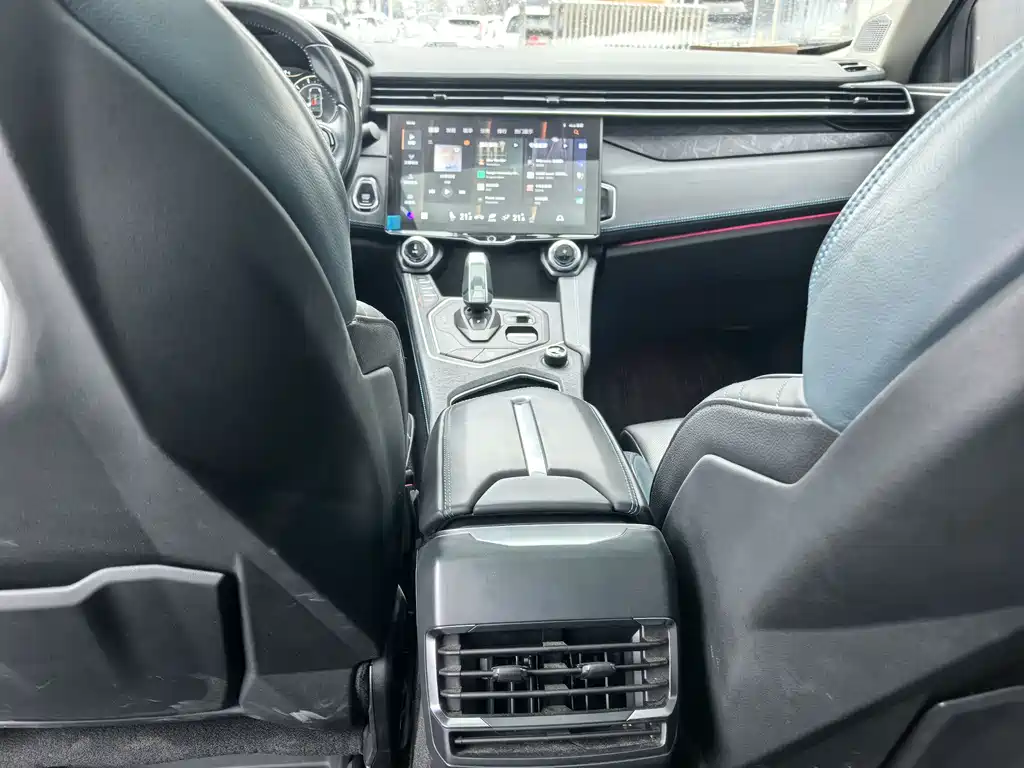 Lynk & Co 05 2020 2.0TD 2WD Yao Plus купить на сайте DeffCars