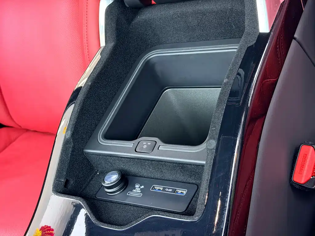Range Rover 2022 3.0 L6 400PS Honor Creation Extended Edition купить на сайте DeffCars