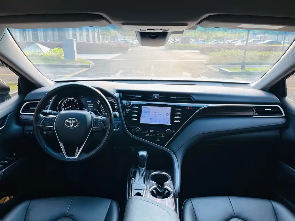 Camry 2018 2.0G Deluxe Edition купить на сайте DeffCars