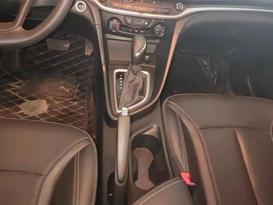 Yinglang 2021 1.3T automatic light hybrid aggressive model купить на сайте DeffCars