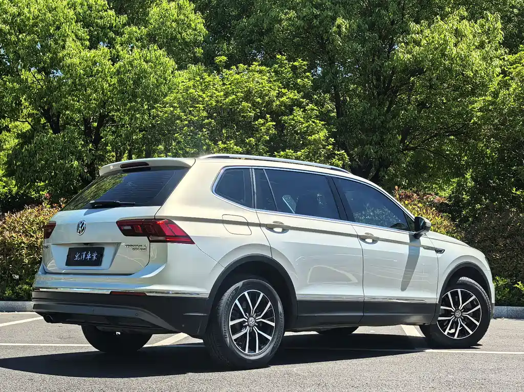 Tiguan L 2017 330TSI automatic two-wheel drive luxury version купить на сайте DeffCars