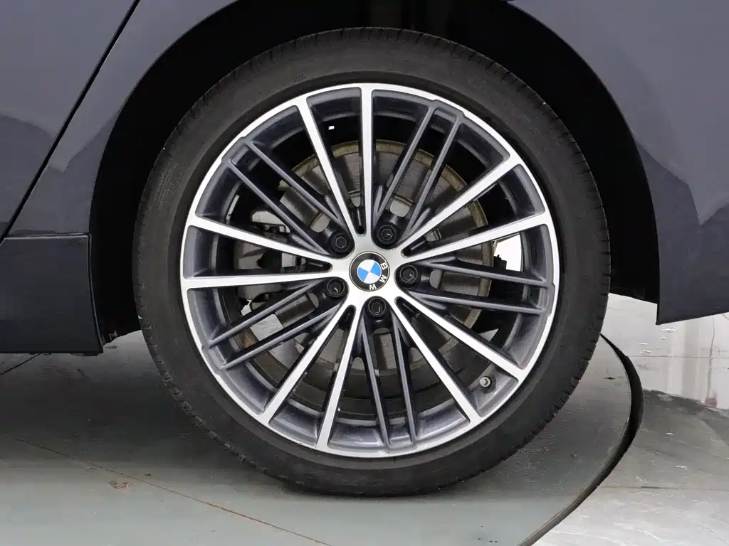 BMW 5 Series 2023 530Li Leading M Sport Kit купить на сайте DeffCars