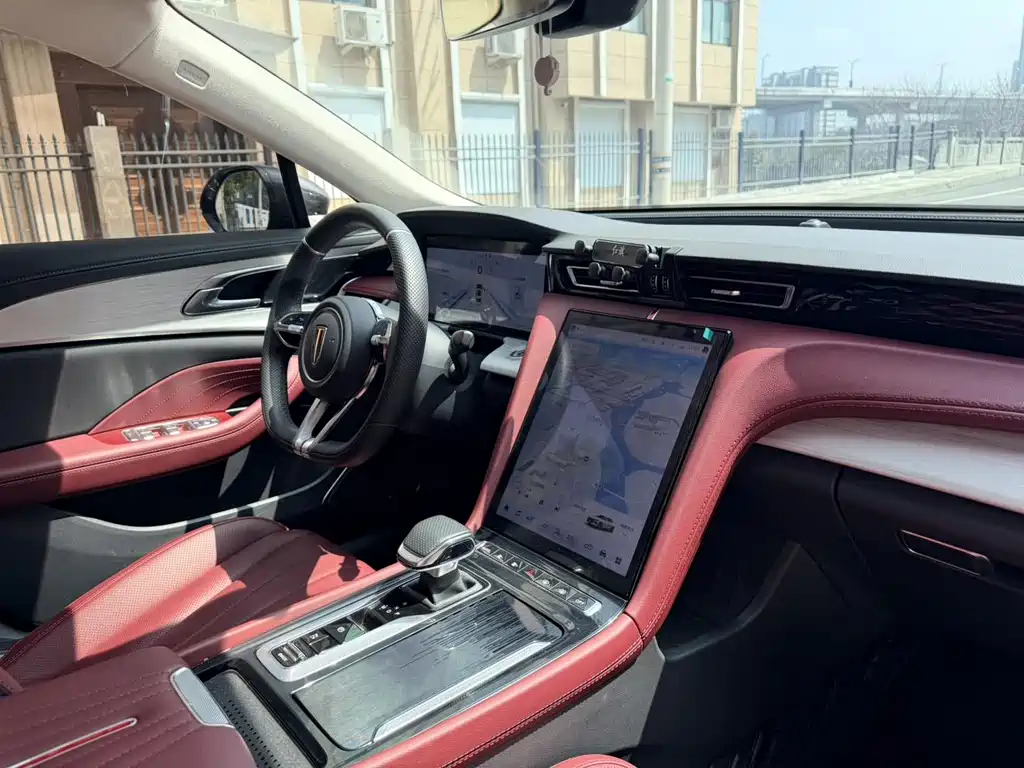 Hongqi H5 2025 2.0T automatic Xuanying 2 million units commemorative edition купить на сайте DeffCars