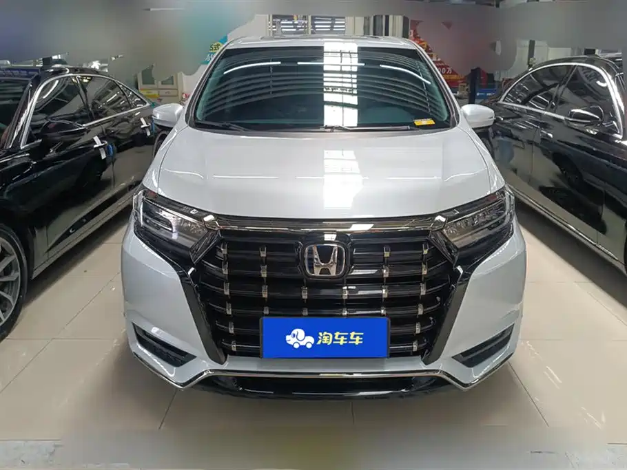 Alison 2024 2.0L e:HEV Deluxe Edition купить на сайте DeffCars