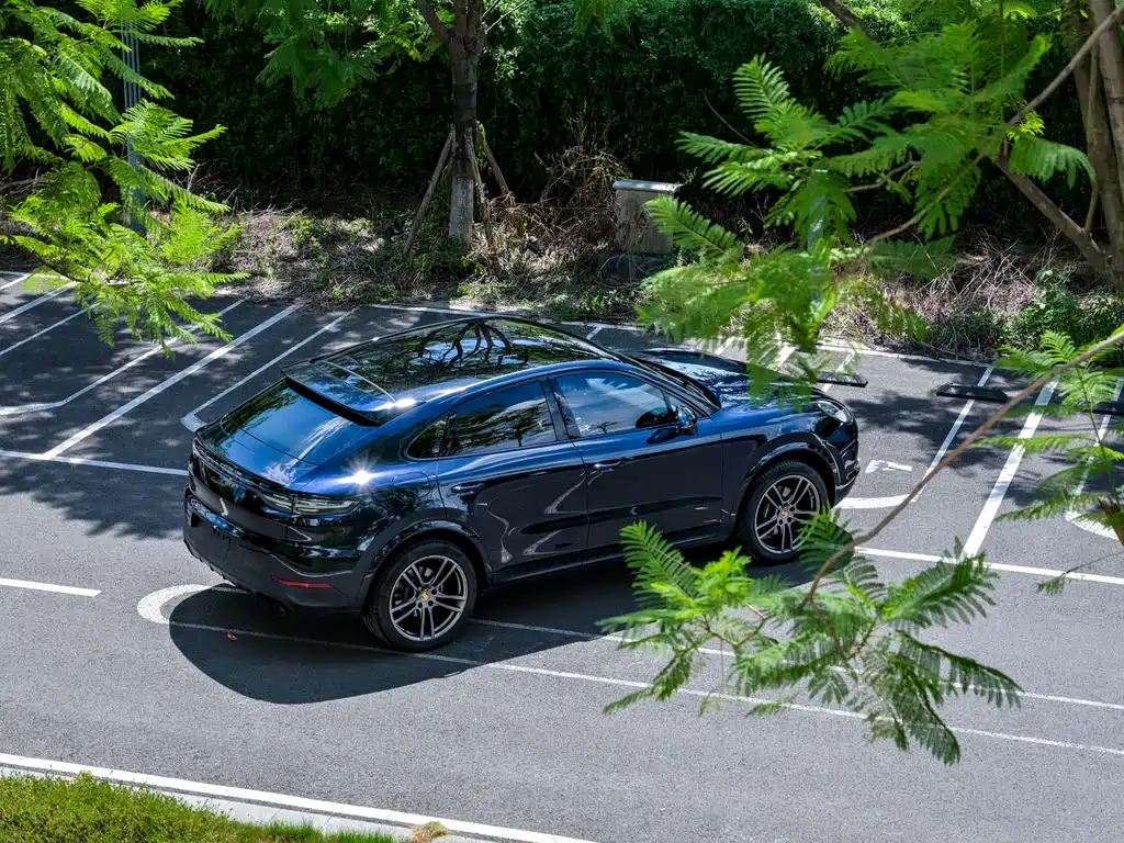 Cayenne 2023 Cayenne Coupé 3.0T Platinum Edition купить на сайте DeffCars