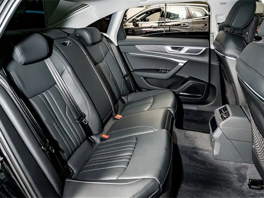 Audi A6L 2024 55 TFSI quattro exclusive dynamic model купить на сайте DeffCars