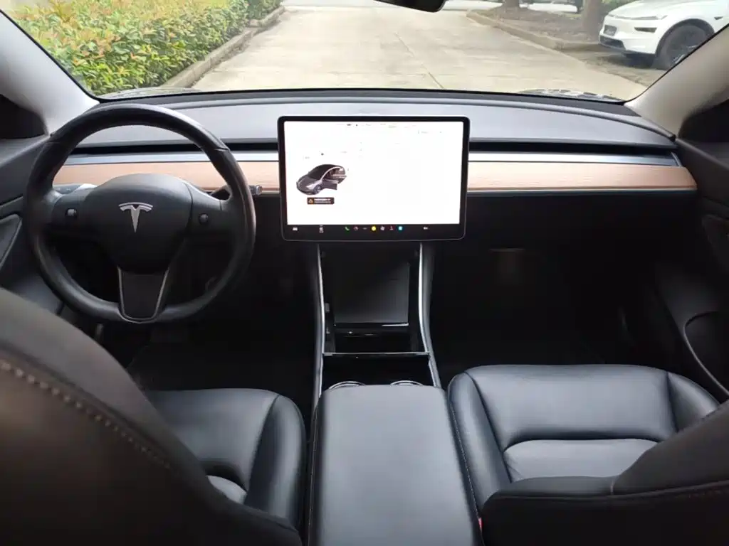 Model 3 imported 2019 long range rear drive version купить на сайте DeffCars