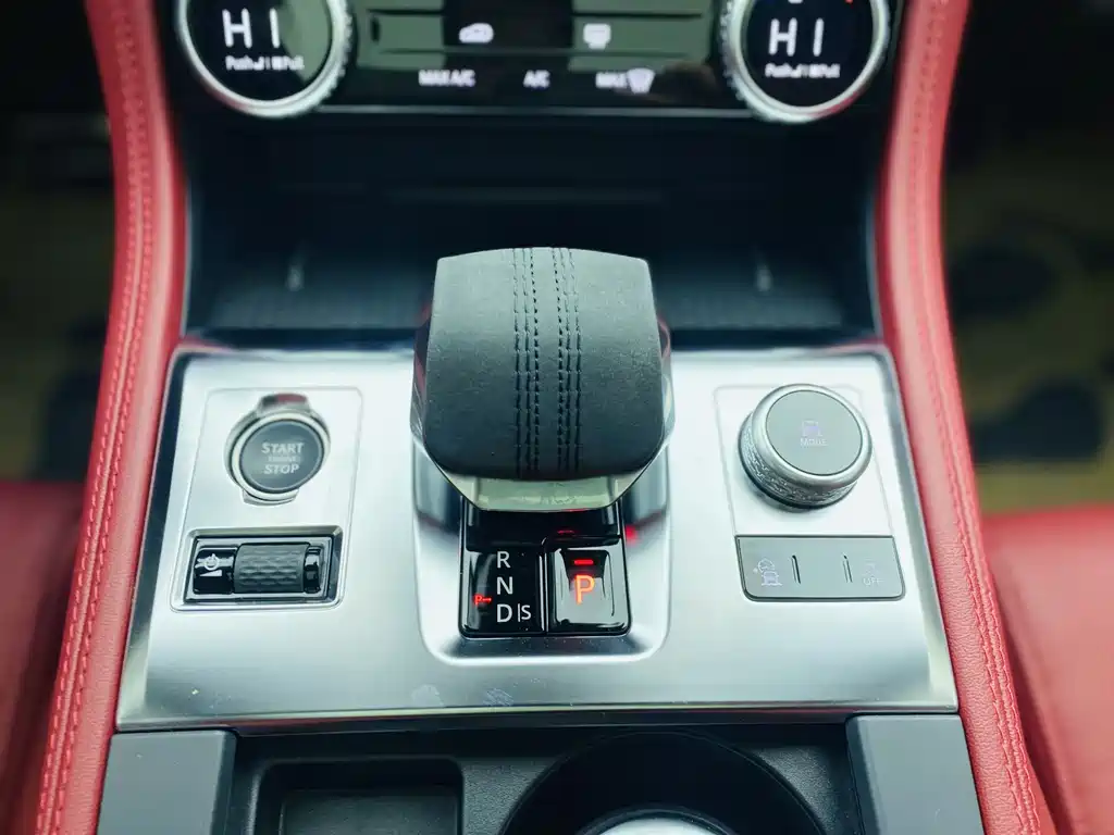 Jaguar F-PACE 2024 P250 R-Dynamic SE купить на сайте DeffCars