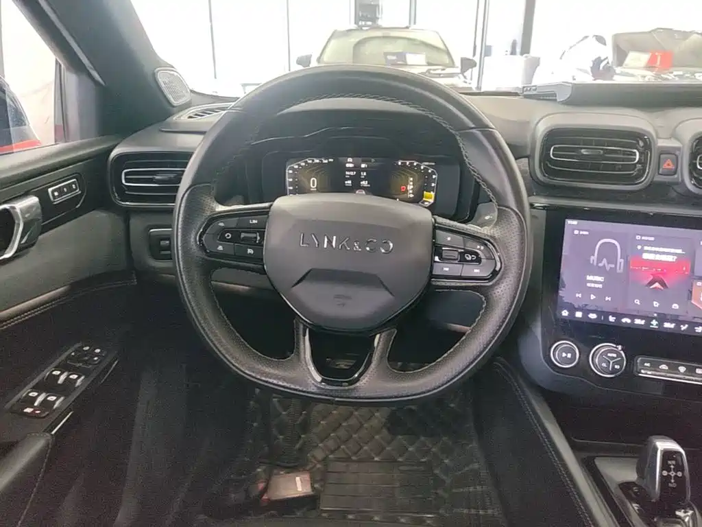 Lynk & Co 03 2022 1.5TD DCT Pro купить на сайте DeffCars