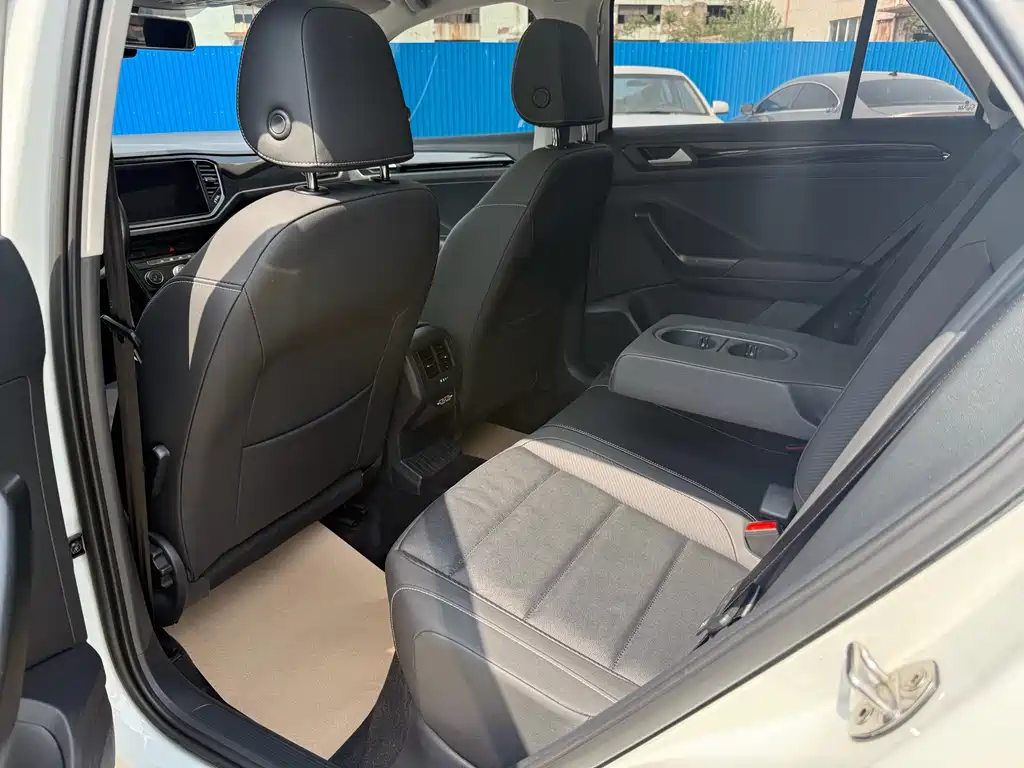 T-ROC 2021 facelift 280TSI DSG two-wheel drive comfortable intelligent connected version купить на сайте DeffCars
